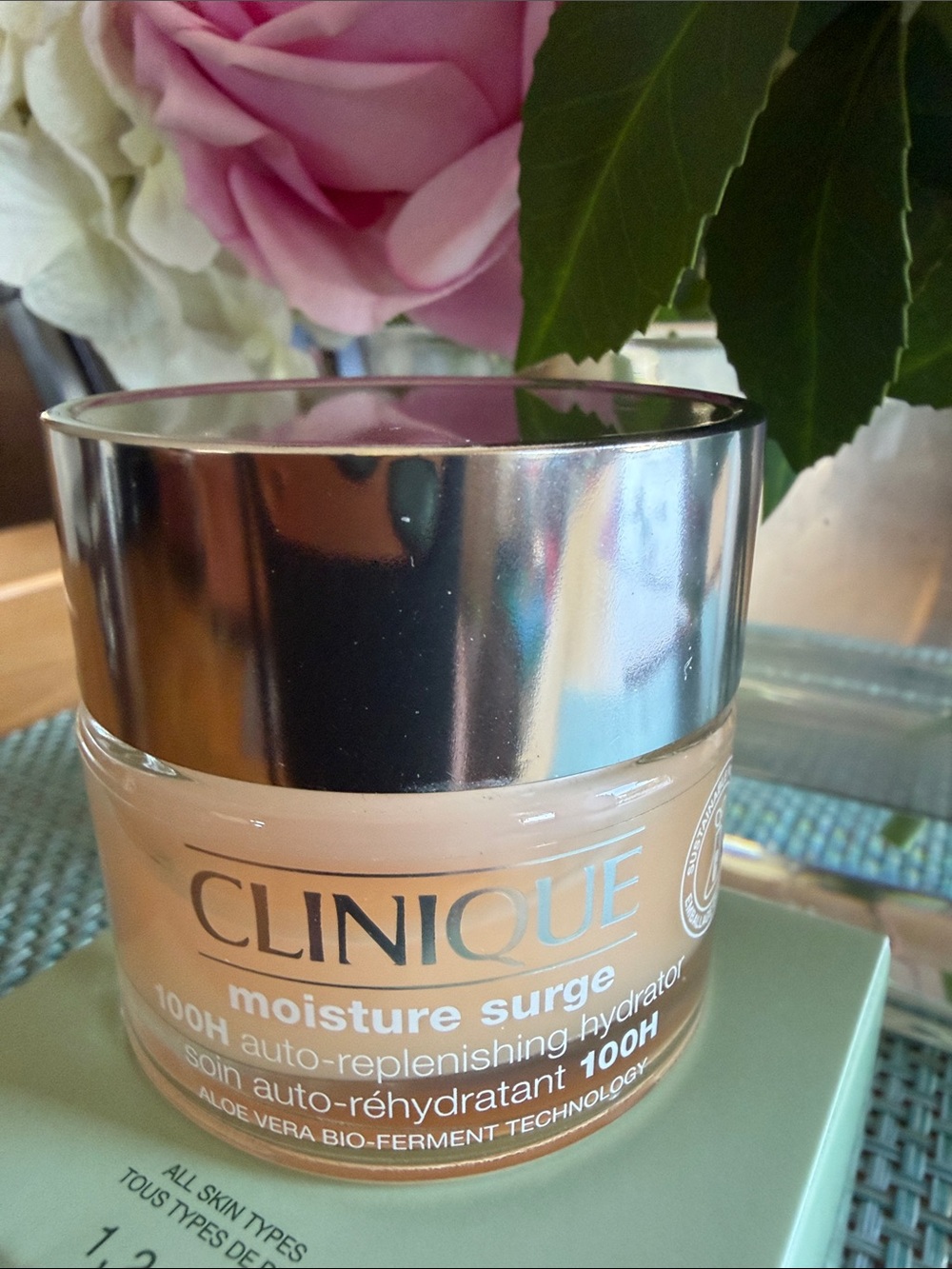 CLINIQUE Moisture Surge - 100H auto replenishing hydrator